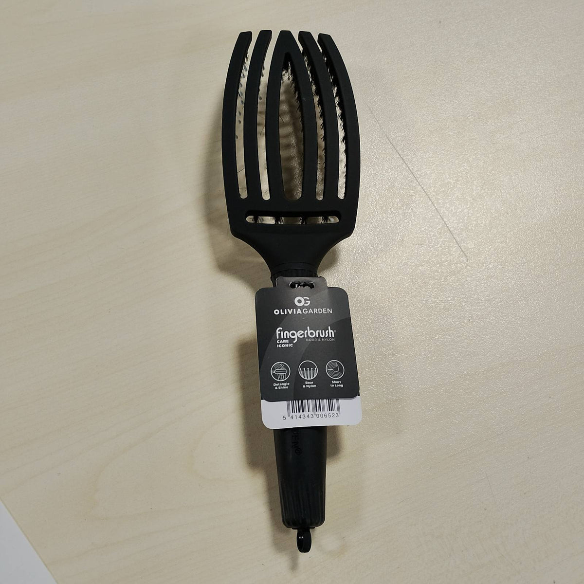 303498 - OLIVIA GARDEN Kombinim furçash të sheshta për dhëmbë, qime 100% prej derri të egër/najloni, madhësi mesatare, 1 njësi