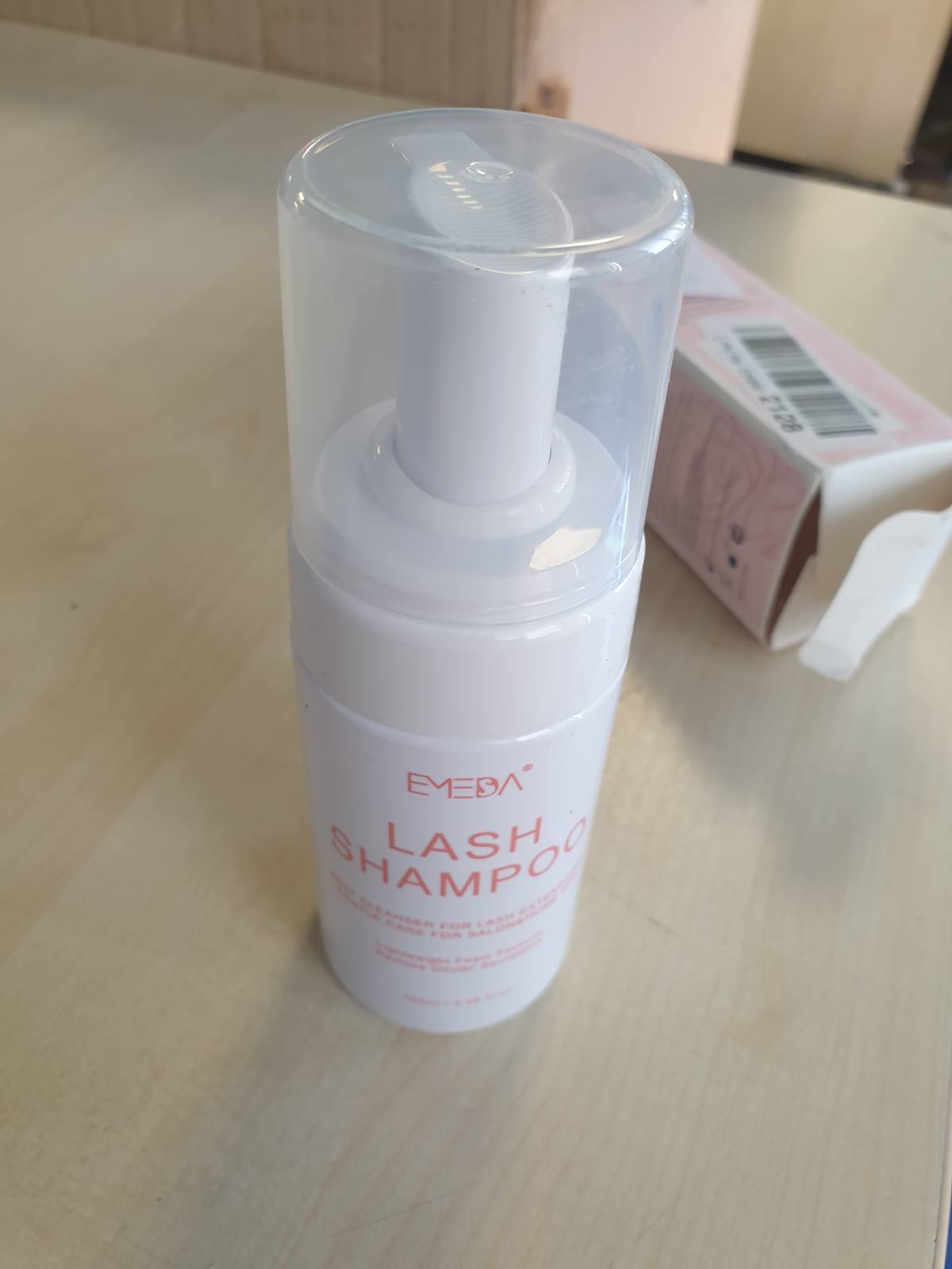 303907 - EMEDA Shampo për Qerpikët 100ml me Furçë, Pastrues me Shkumë për Qerpikët, për Përdorim në Sallon dhe në Shtëpi
