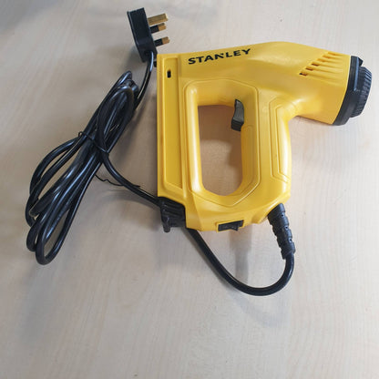 305282 - STANLEY Kapëse/Gozhdëse Elektrike për Punë të Rënda 0-TRE550, Ngjyra: E Verdha