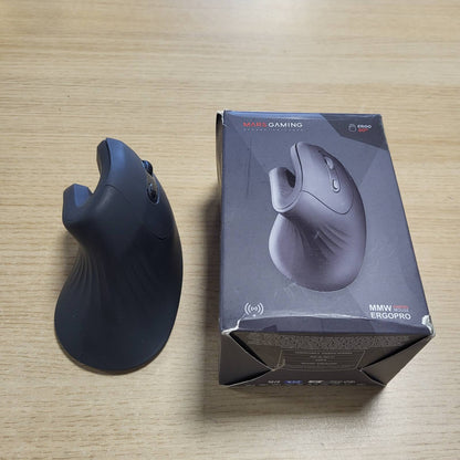 305452 - MARS GAMING Maus MMW-ERGOPRO i Zi, Maus Vertikal Ergonomik Pa Tel, Sensor Optik 3200 DPI, Çelësa Huano, Marrës Pa Tel 2.4GHz, Mbështetje për Shumë Platforma