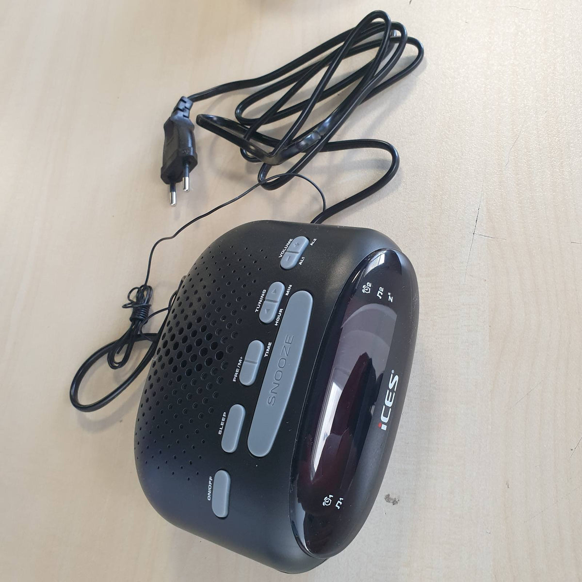 305486 - iCES ICR-210 E ZEZË - Radio-Orë, Orë me alarm me kabllo energjie, 2 Ora alarmi