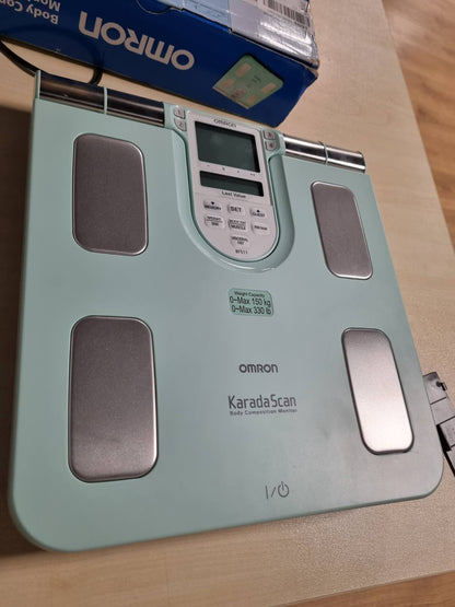 305702 - OMRON Peshore banjoje BF511 me matje të dhjamit trupor dhe masës muskulore