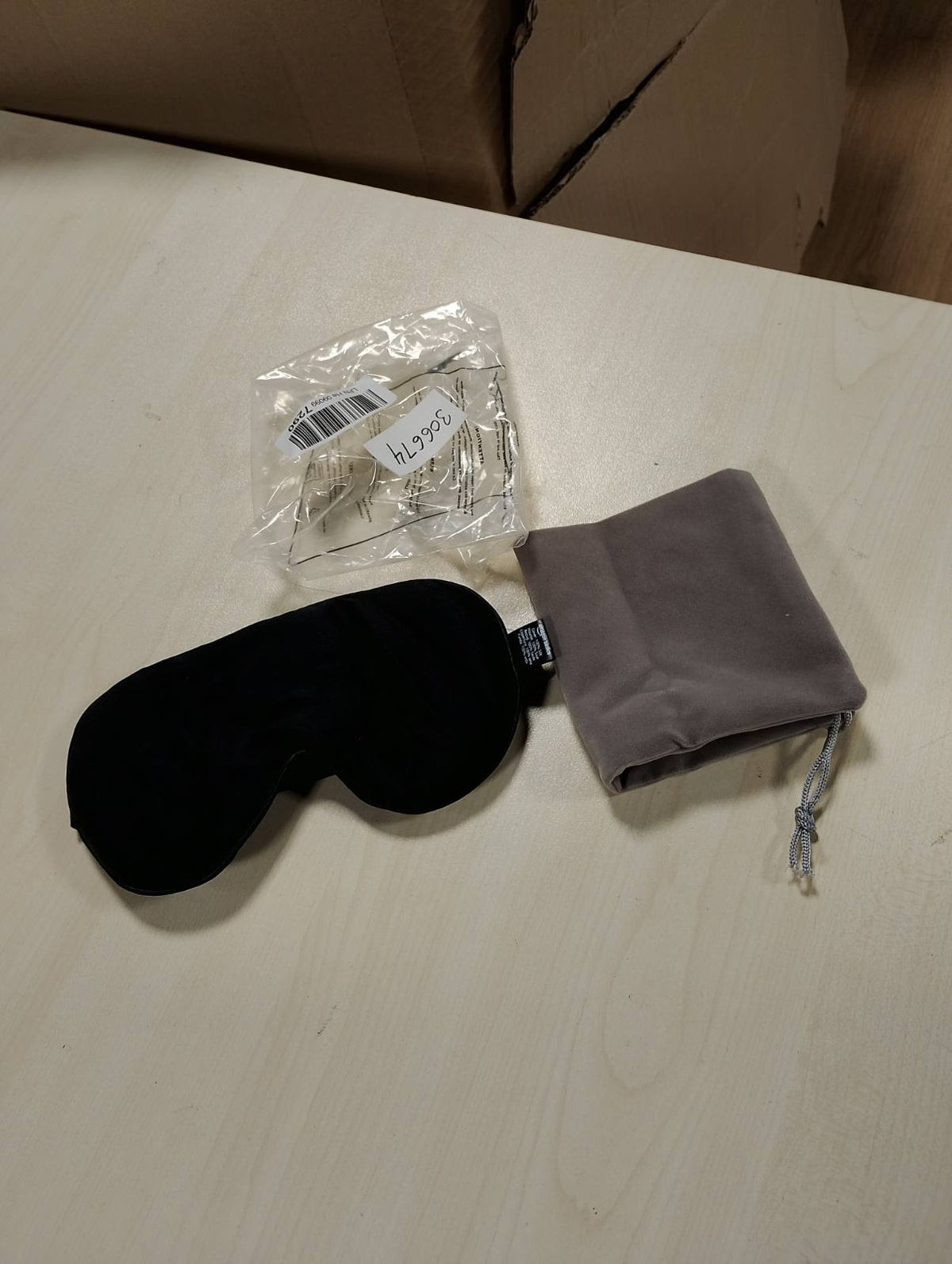 306674 - MASKA E LAKUAR E GJUMIT AMAZON BASICS, Mëndafshi Natyral i Manit