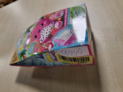 306944 - INKEE Bombë Banjo për Fëmijë XXL 200g me Aromë Fruti Dragoi dhe Varëse Pelushi me Squishpet