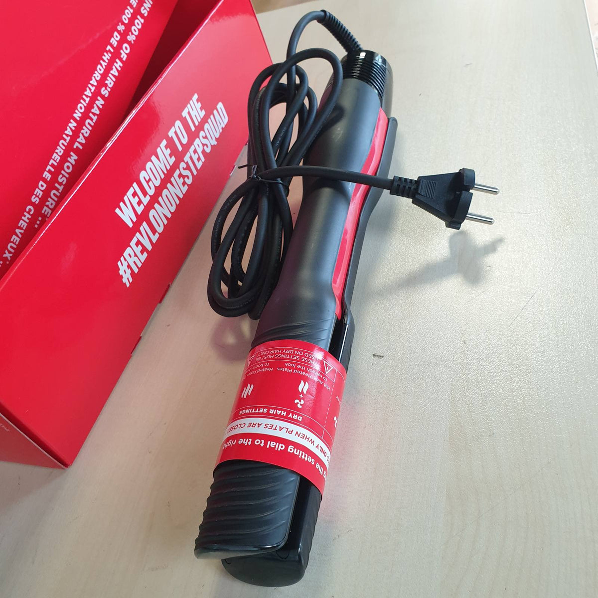 307210 - REVOLN Pjastër dhe tharëse flokësh One-Step Air Straight RVDR5330E - 2-në-1, ajër të nxehtë, pa nxehtësi ekstreme, e mbushur me vaj argani