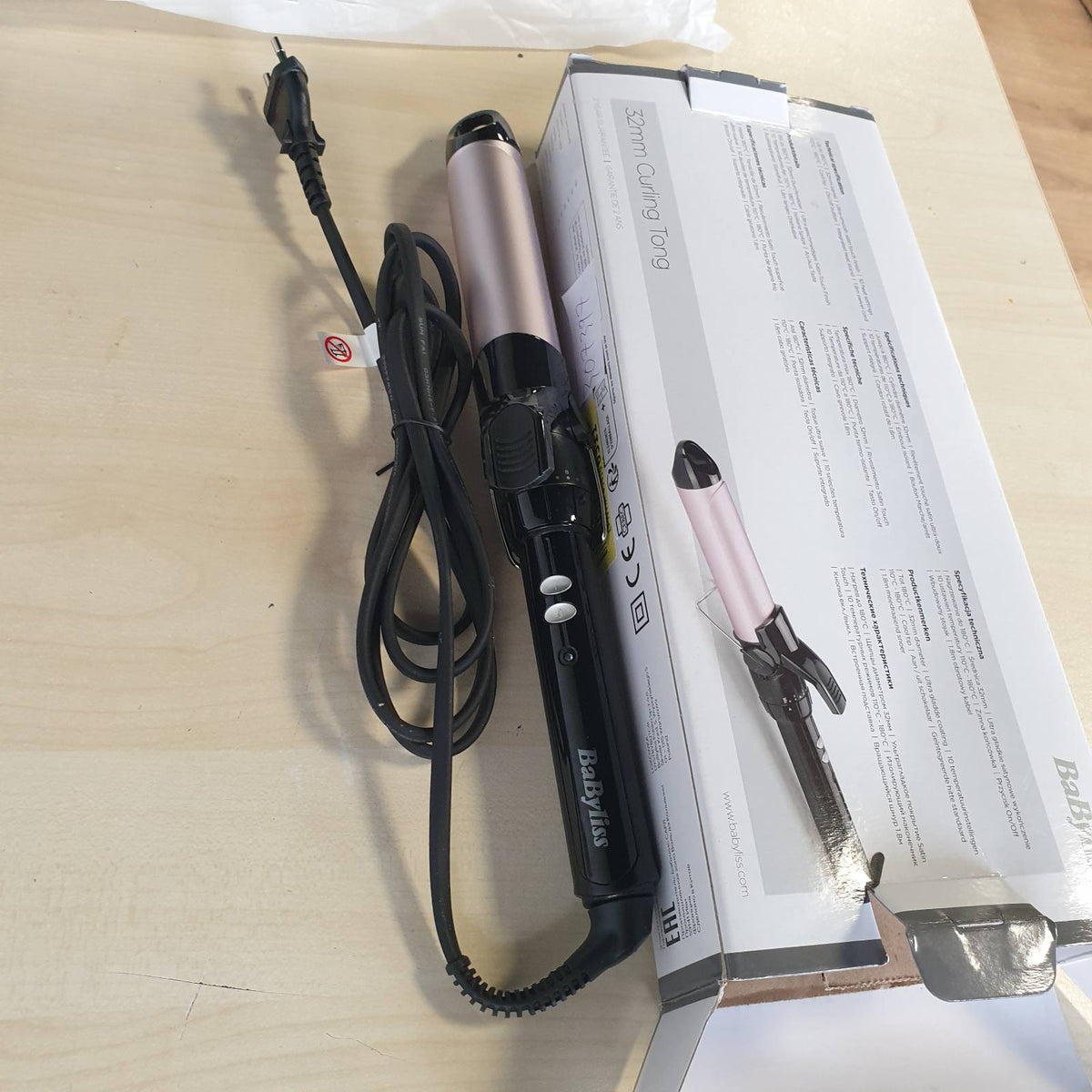 307397 - BABYLISS Hekur kaçurrelash 32 mm – Stilizues kaçurrelash me veshje turmaline-qeramikës për kaçurrela të mëdha, 10 cilësime temperature, Ngrohje e shpejtë, kaçurrela pa kaçurrela, Mbështetëse e integruar – e zezë dhe rozë, C332E