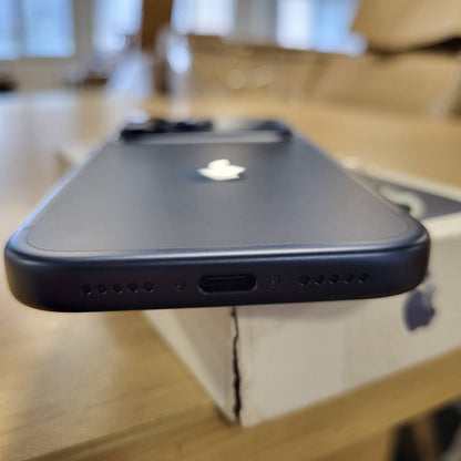 308480 - APPLE iPhone 17 Pro 512GB, ekran 6.3" ProMotion deri në 120Hz, çip A19 Pro, jetëgjatësi e jashtëzakonshme e baterisë, sistem kamerash Pro Fusion, blu e thellë