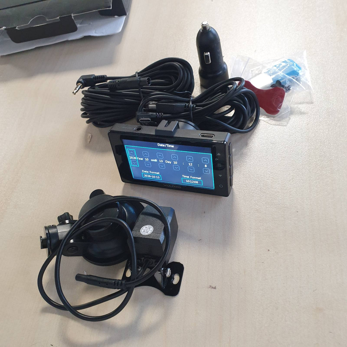 308771 - WOLFANG 2.5K Kamera e makinës, 1440P+1080P, Kamera e përparme IPS 3" me kënd të gjerë 170°, Sensor G, WDR, Modalitet parkimi 24 orë