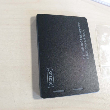 309244 - DIGITUS Adaptues për hard disk SATA 2.5" për SSD M.2 ose mSATA, SATA III - 6 Gbit/s, Shpejtësia e leximit 520 MB/s, E zezë