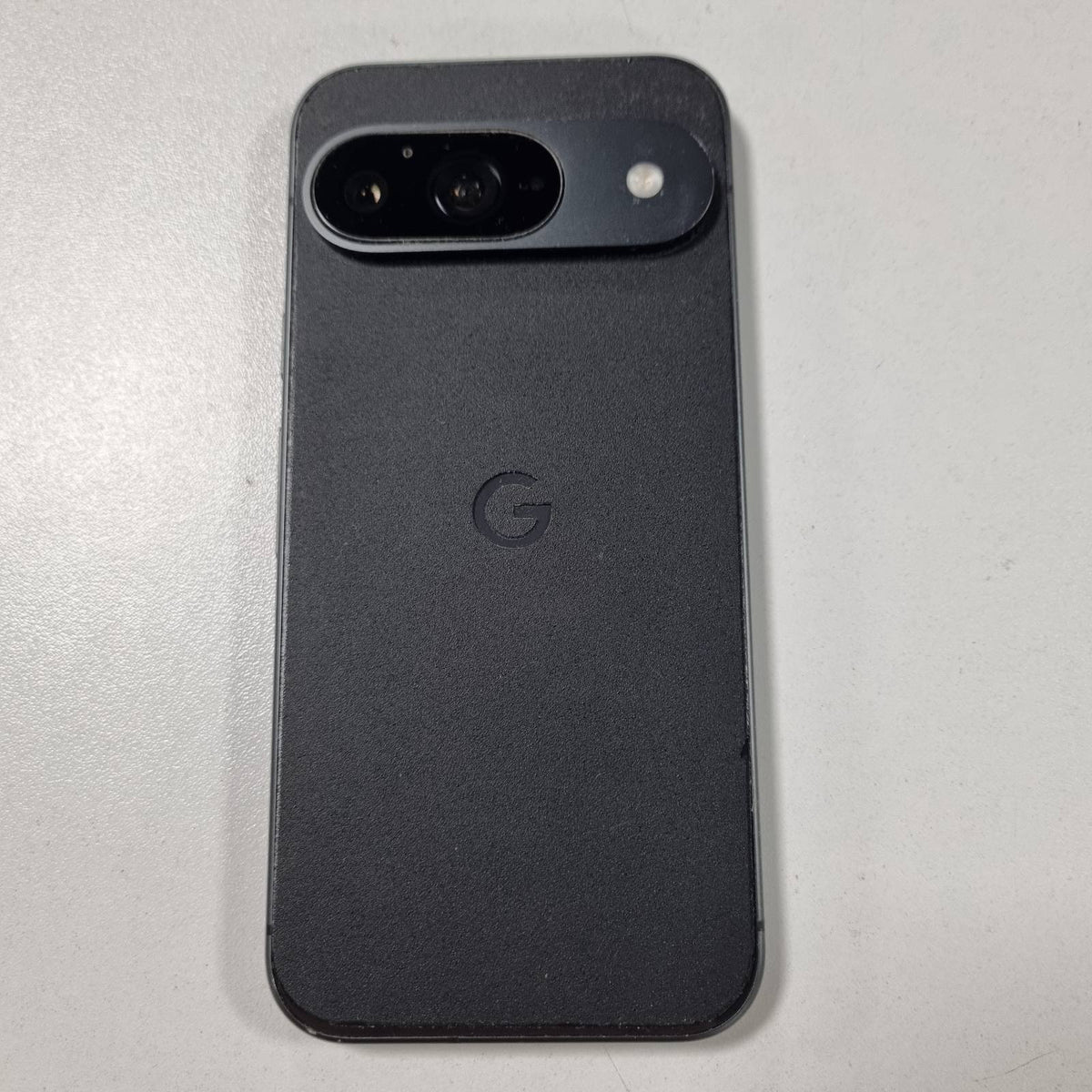 309409 - GOOGLE Pixel 9 – Smartphone Android i zhbllokuar me Gemini – Ekran 6.3" – 256GB – Kamerë të avancuar – Jetëgjatësi baterie 24 orë – Ngjyra Obsidian