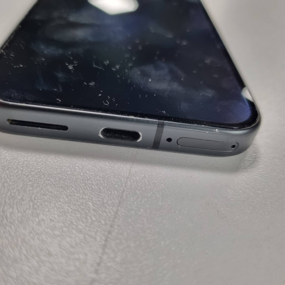 309409 - GOOGLE Pixel 9 – Smartphone Android i zhbllokuar me Gemini – Ekran 6.3" – 256GB – Kamerë të avancuar – Jetëgjatësi baterie 24 orë – Ngjyra Obsidian