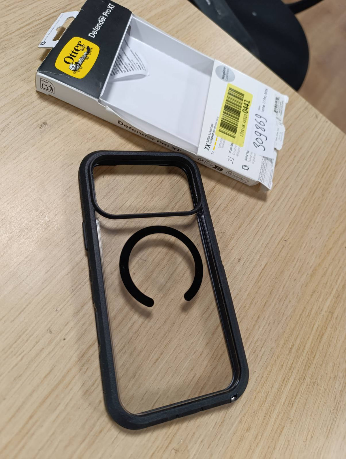 309869 - OTTERBOX DEFENDER SERIES PRO XT CLEAR MAGSAFE PËR IPHONE 17 PRO MAX, REZISTENTE NDAJ GODITJEVE, TRANSPARENTE/E ZEZË
