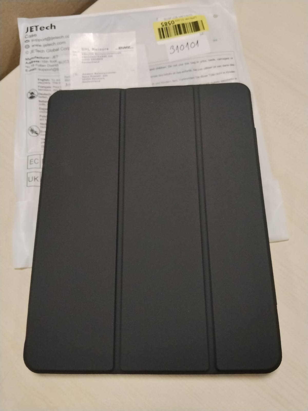 310101 - JETech Mbështjellëse magnetike për iPad Pro 13" M5/M4, Ngjyrë e zezë