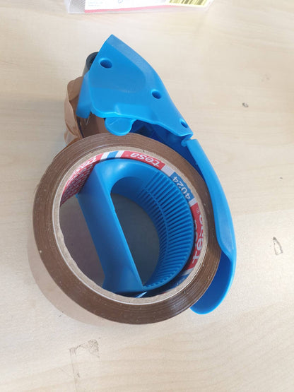 310385 - TESA Dispenser Pack'n Go - Dispenser dore ergonomik, blu për shirita paketimi - Përfshin shirit ngjitës 50 m x 48 mm