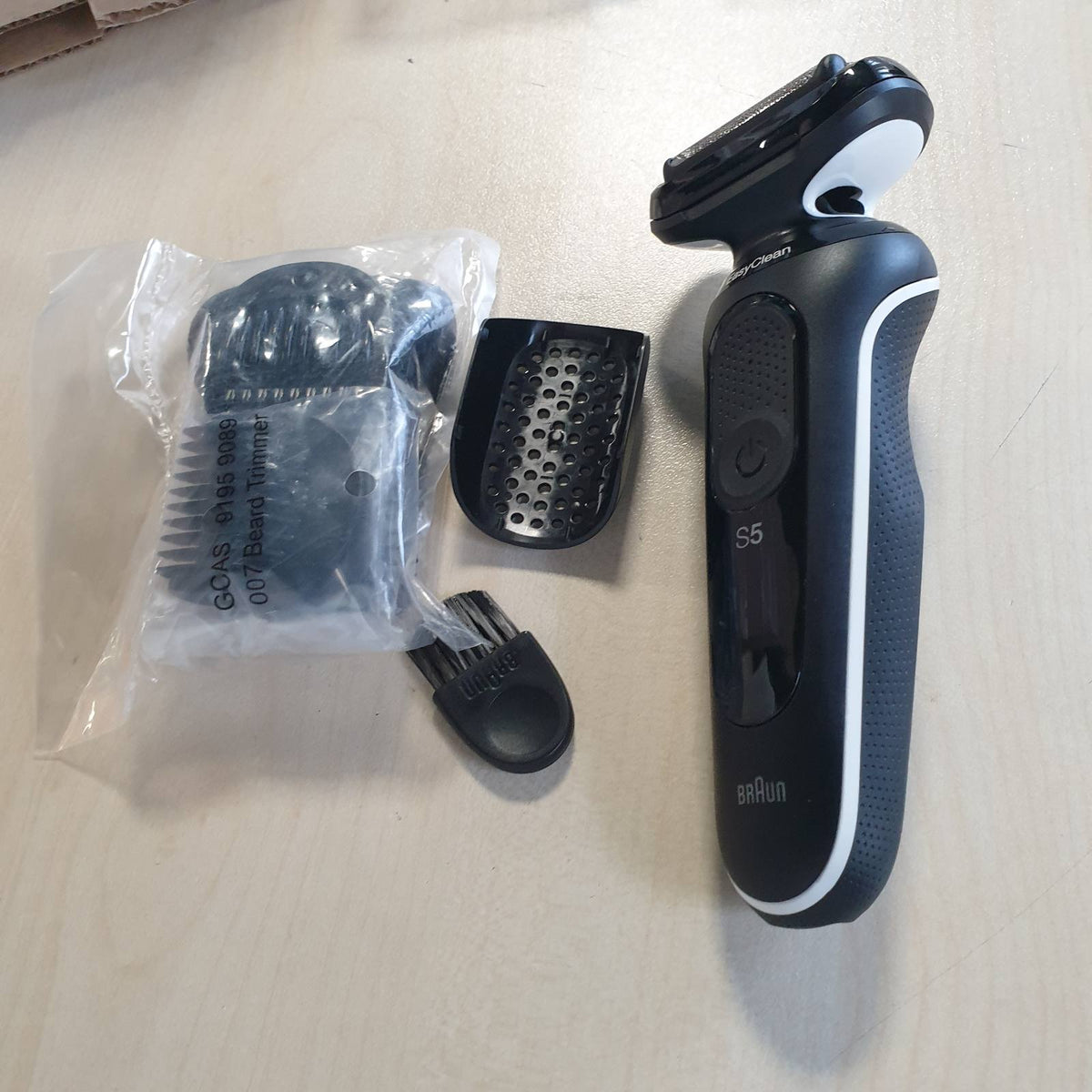 311036 - BRAUN Makinë rroje elektrike Series 5, me aksesor prerës mjekre, tehe fleksibël, AutoSense, EasyClean, e lagur dhe e thatë, e rikarikueshme, 51-W1500s e bardhë