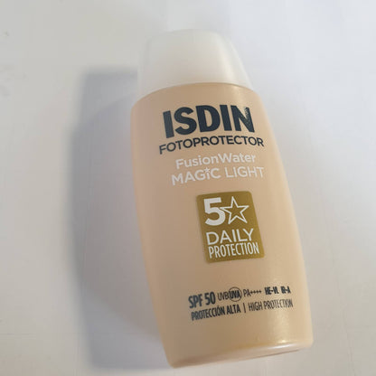311597 - ISDIN Fotoprotector Facial Con Color Fusion Water MAGIC Light, SPF50, 50ml