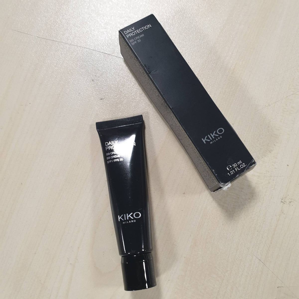312024 - KIKO MILANO Kremi BB për Mbrojtje Ditore SPF 30-01, Krem me nuancë për mbrojtje, perfeksionim dhe hidratim të lëkurës