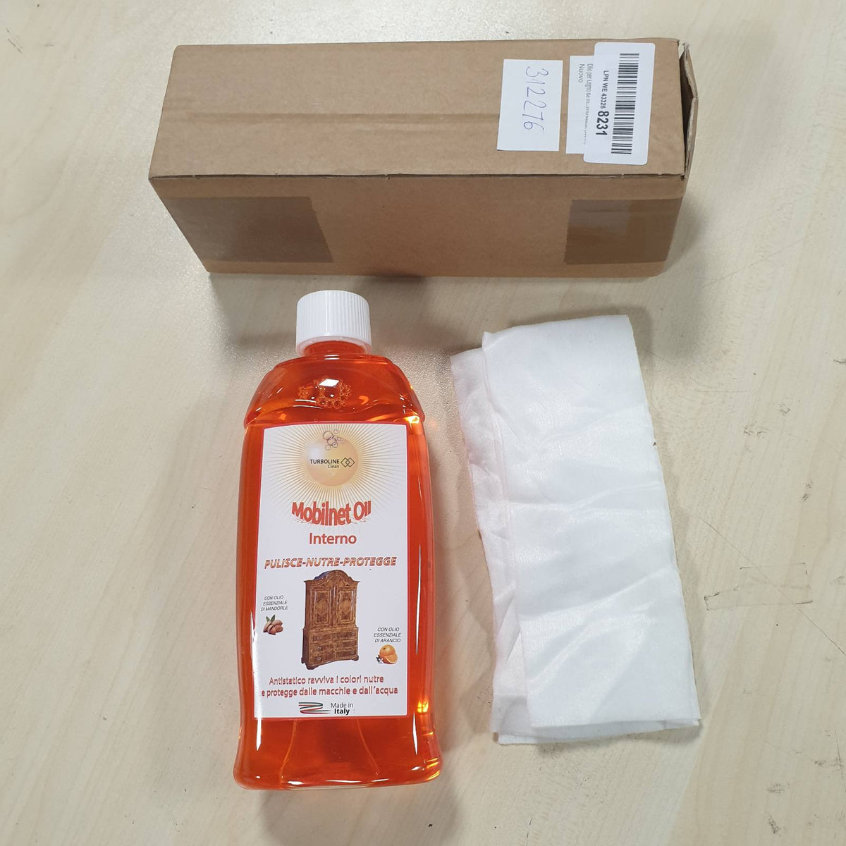 312276 - Vaj druri për ambiente të brendshme, Pastron, ushqen dhe mbron mobiljet antike, 500 ml