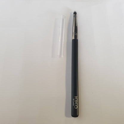 312359 - KIKO MILANO Furçë për buzë të sheshta 80, fibra Sintezike
