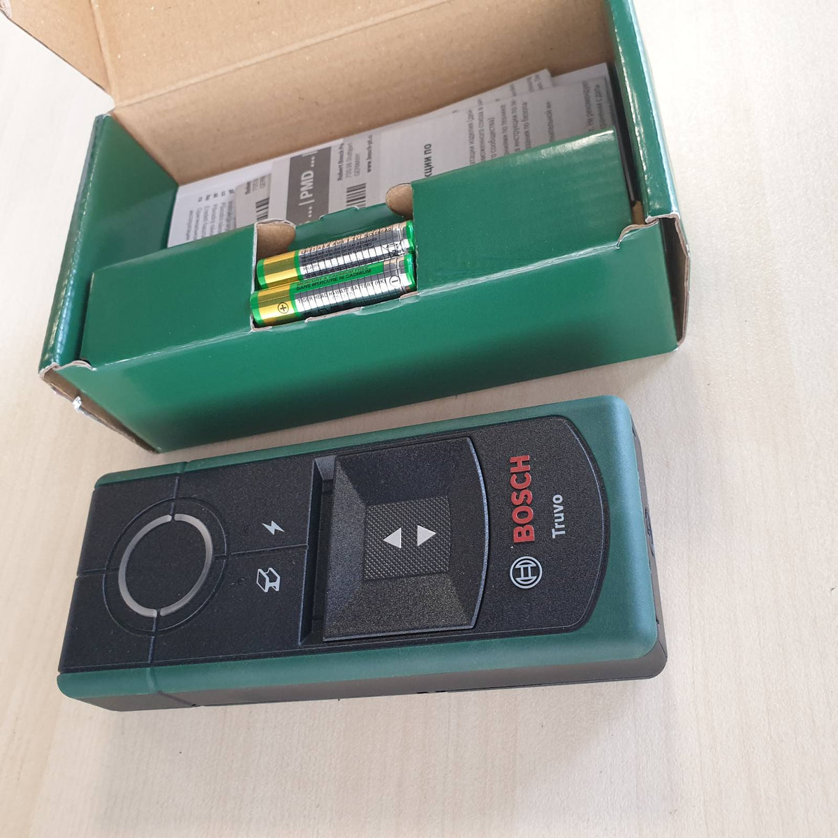 312897 - BOSCH Detektor Truvo për Shtëpi dhe Kopsht, Gjenerata e Dytë, zbulim metali deri në 70 mm thellësi