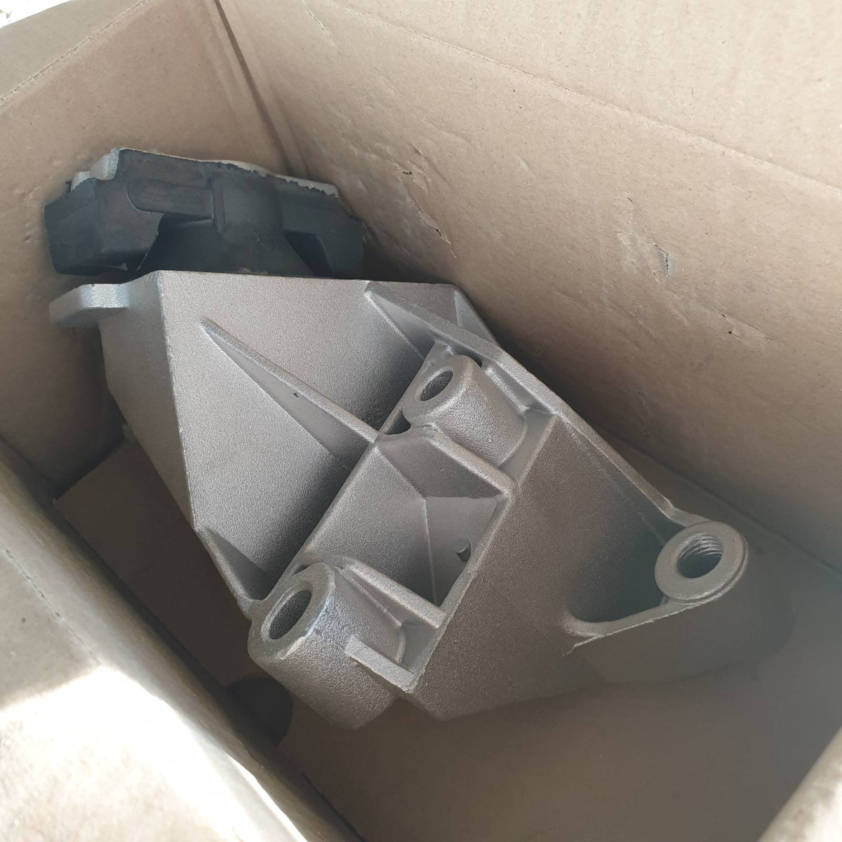 312980 - FEBI BILSTEIN Mbështetëse motori 30001, 1 copë