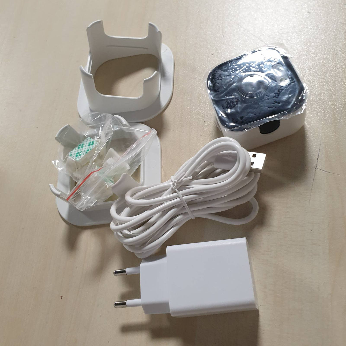 313129 - KAMERA Kamera e brendshme në dritare, mini 2K 3MP, WiFi 5GHz dhe 2.4GHz, pamje nate me ngjyra të përmirësuara, zbulim personi/lëvizjeje, regjistrim 24/7