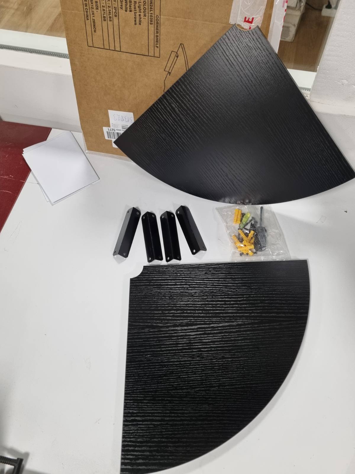 313823 - JJL Raft Muri Qoshe 30cm, 2 nivele, Druri i Zi me vrima për kabllo