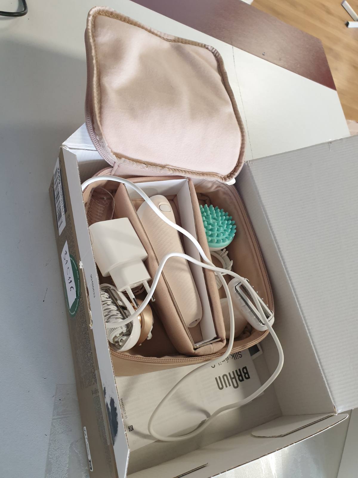 315116 - epilator Silk-épil 9 Flex për Gra - Kokë fleksibile 360°, e lagësht dhe e thatë, Rezistent ndaj ujit, e bardhë/e artë