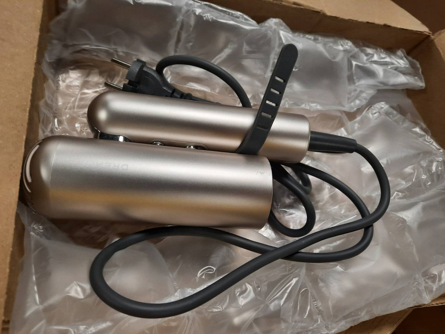 315169 - rëse flokësh Pocket Neo, e palosshme, 300 g, motor 110,000 rpm, 300 milion jone negative/cm³, temperaturë konstante 57 °C, Titanium Gold
