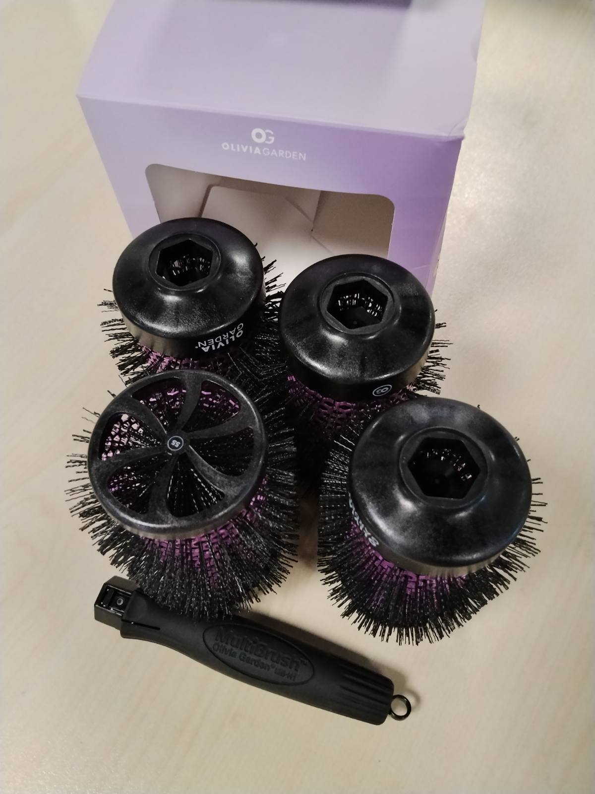 315419 - RDEN Kit për kaçurrela, 4 aksesorë dhe 1 dorezë e shkëputshme, Madhësia 55, perfekte për kaçurrela dhe vëllim.