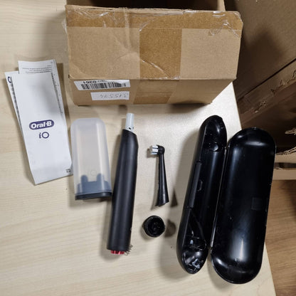 315574 - ORAL-B Furçë dhëmbësh elektrike iO 2, 1 kokë furçe zëvendësuese, e zezë, 3 mënyra larjeje, sensor presioni, bateri e rikarikueshme, përfshin kuti dhe karikues