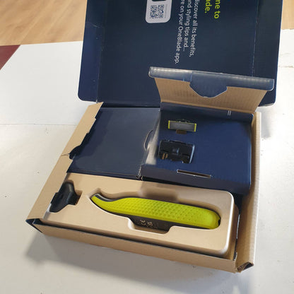 315681 - PHILIPS OneBlade 360 Hybrid Face, makinë elektrike rroje/prerëse mjekre, 2 tehe 360, 1 krehër 5-në-1, model QP2734/30