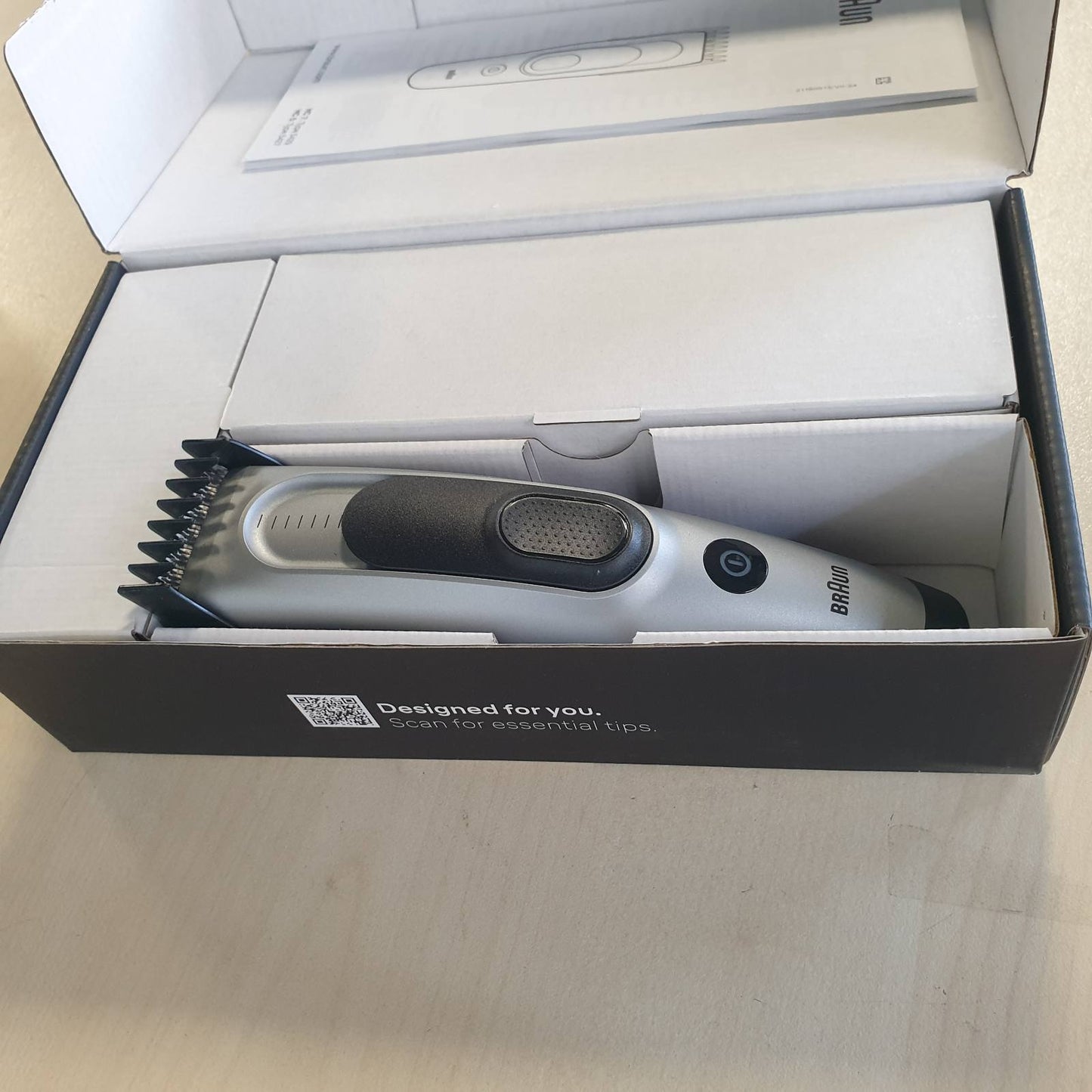 315769 - BRAUN Makinë prerëse flokësh pa tel Series 7 për burra, HC7590, gri - 17 cilësime gjatësie, jetëgjatësi baterie 50 minuta, rezistente ndaj ujit, përfshin 5 aksesorë shtesë dhe tehe ultra të mprehta