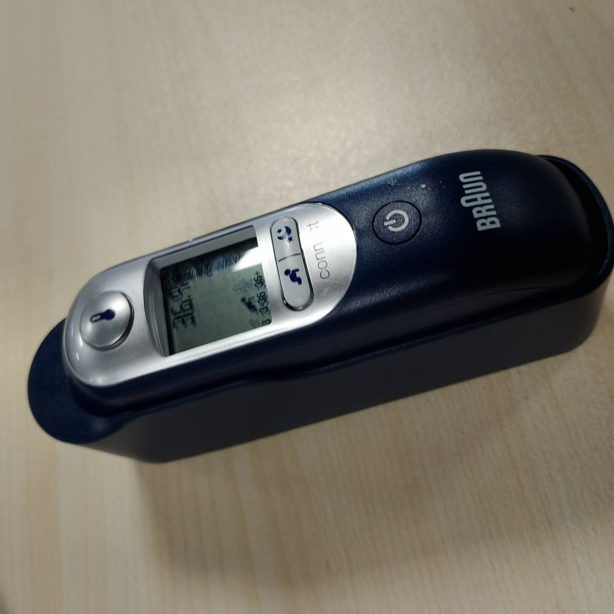 315774 - BRAUN Termometër veshi ThermoScan® 7+ | I pajtueshëm me aplikacionin Braun Family Care™ | Teknologjia Age Precision® | Ekran dixhital me kodim ngjyrash | I përshtatshëm për foshnje dhe fëmijë të vegjël