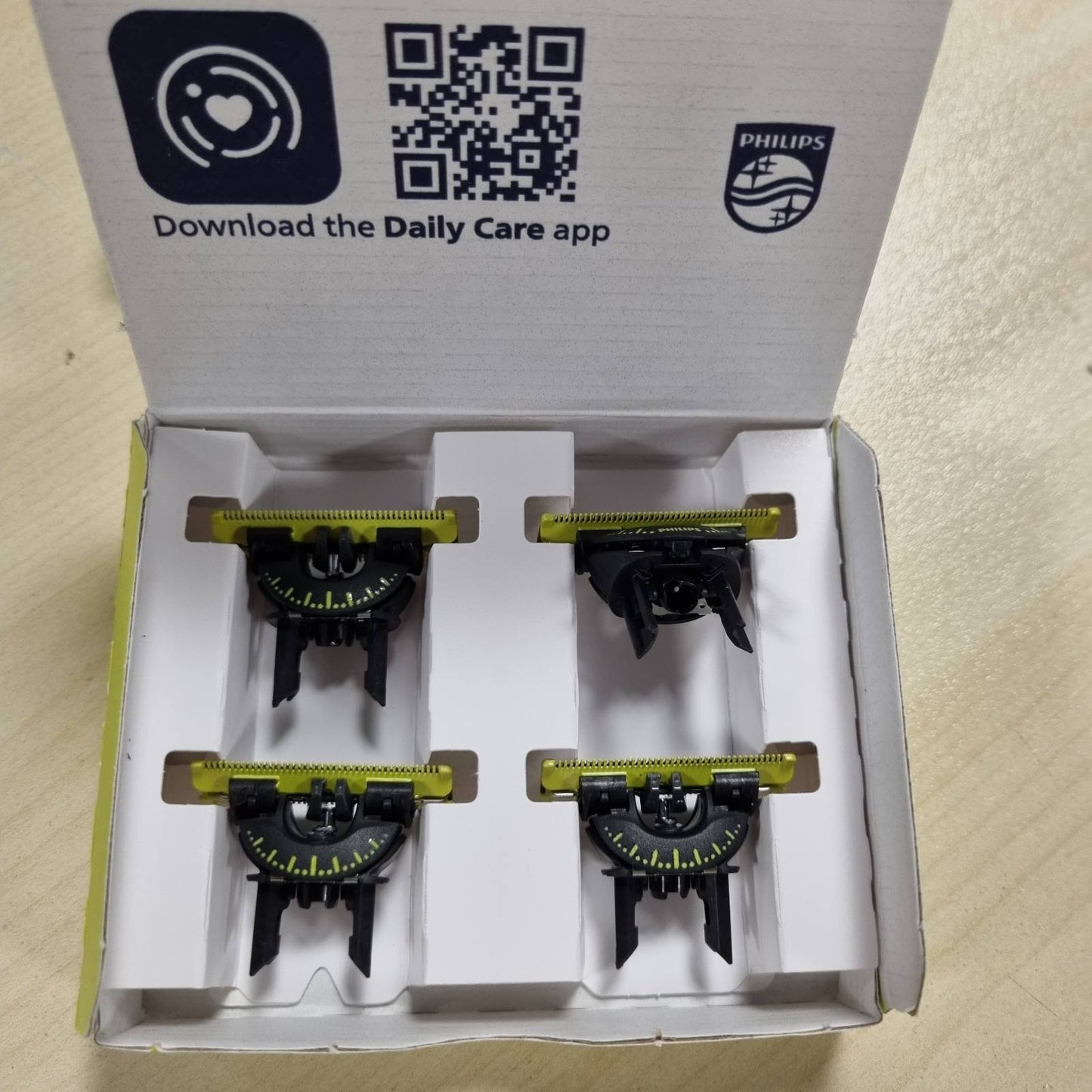315880 - PHILIPS Tehe OneBlade Original 360, Pajtueshme me të gjitha modelet OneBlade dhe Pro, Pako me 4 copë (modeli QP440/50)