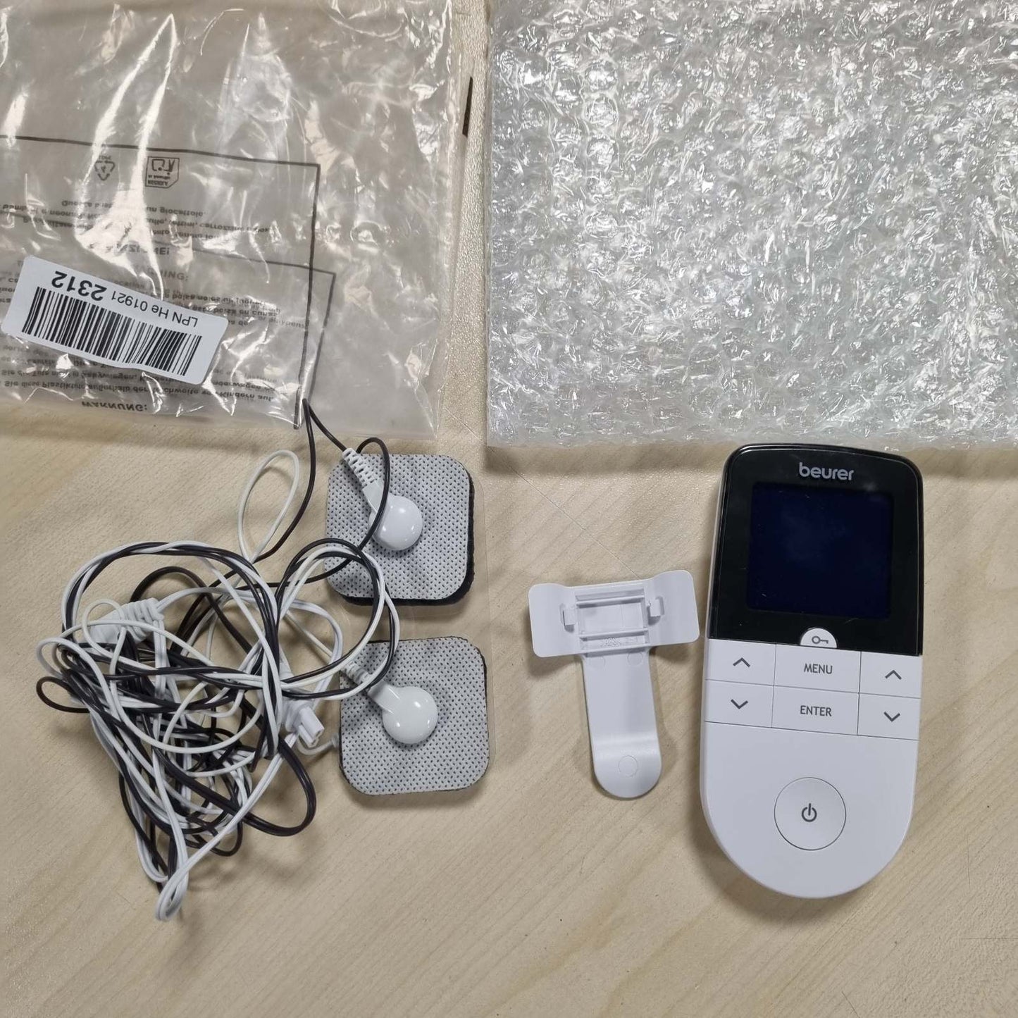 315981 - BEURER EM 49 Digital TENS/EMS, pajisje elektroterapie 3-në-1 për lehtësimin e dhimbjes, stimulim elektrik të nervit, trajnim elektrik të muskujve, funksion masazhi, 4 elektroda