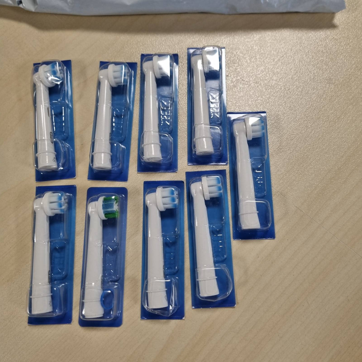 316067 - ORAL-B - Koka Zevendësuese Sensitive Clean, Pako me 10, për Furçën Elektrike të Dhëmbëve