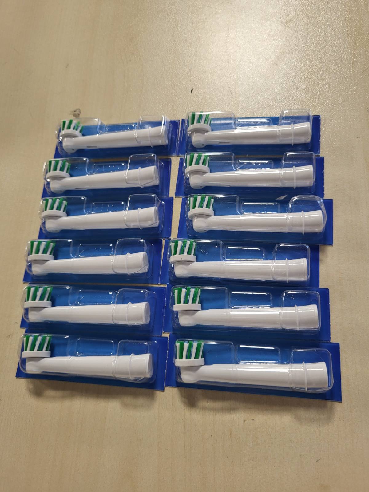 316139 - ORAL-B Pro CrossAction, koka furçash zëvendësuese për furçat elektrike, 12 copë, të bardha
