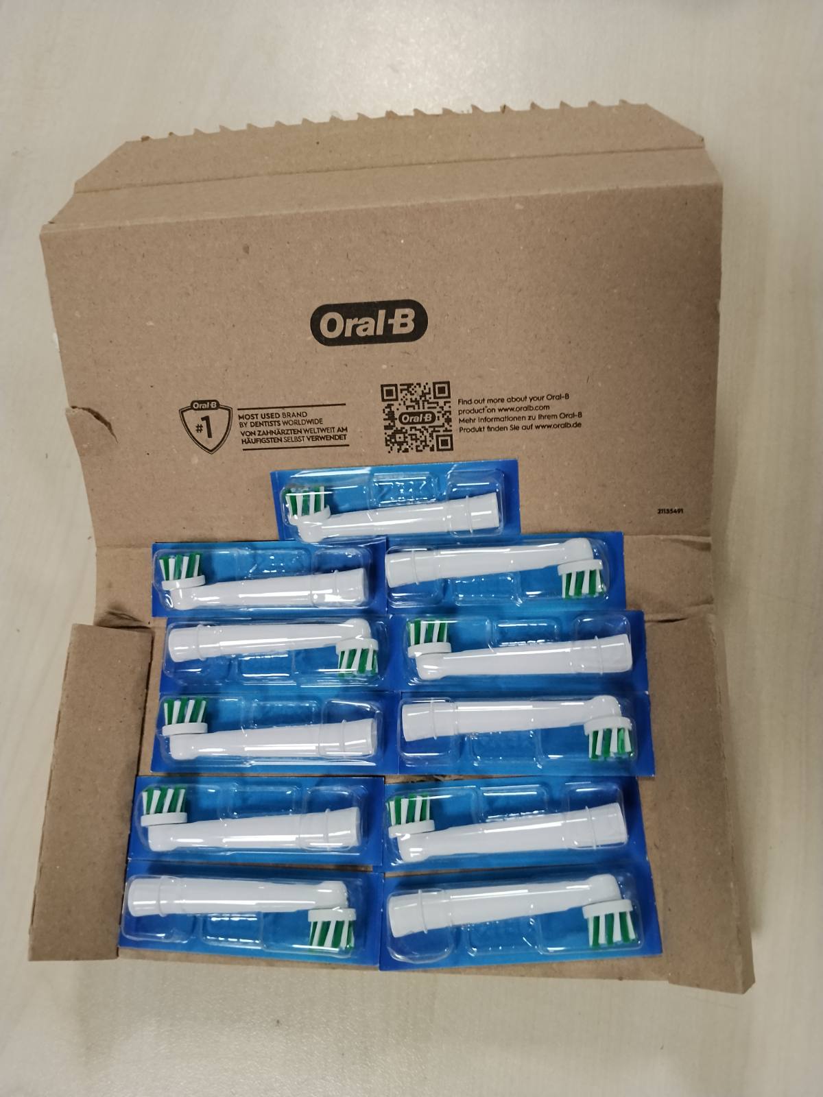 316143 - ORAL-B Pro CrossAction, koka furçash zëvendësuese për furçat elektrike, 12 copë, të bardha