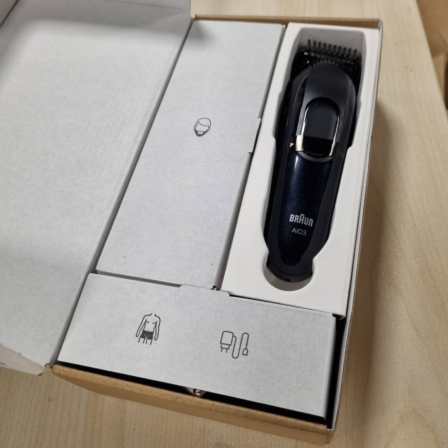 316167 - BRAUN - Makinë prerëse Multigroom All-in-One Seria 3, 8-në-1 AIO3545, e zezë, 14 gjatësi, bateri 50 minuta
