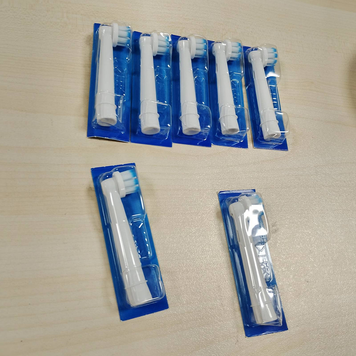 316249 - ORAL-B Koka furçash dhëmbësh elektrike Sensitive Clean, pako me 8, madhësia e një kutie postare