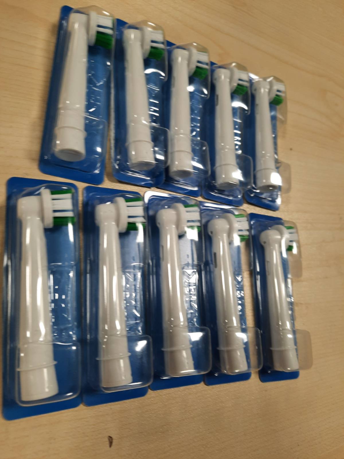 316303 - ORAL-B Koka Furçash Zëvendësuese Pro Precision Clean, të Bardha, Pako me 10 Koka Furçash Dhëmbësh