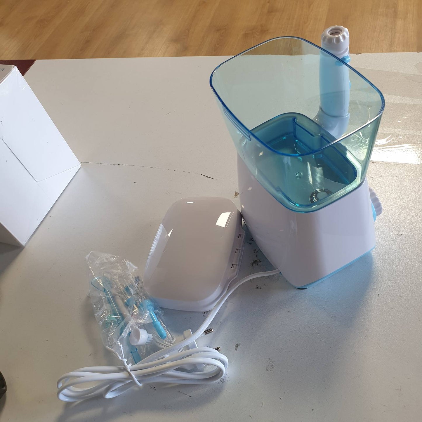 316324 - TUREWELL Ujitës Dentar, 8 Gryka, 10 Cilësime Presioni Uji, rezervuar 600ml, pastrim dentar i papërshkueshëm nga uji IPX7