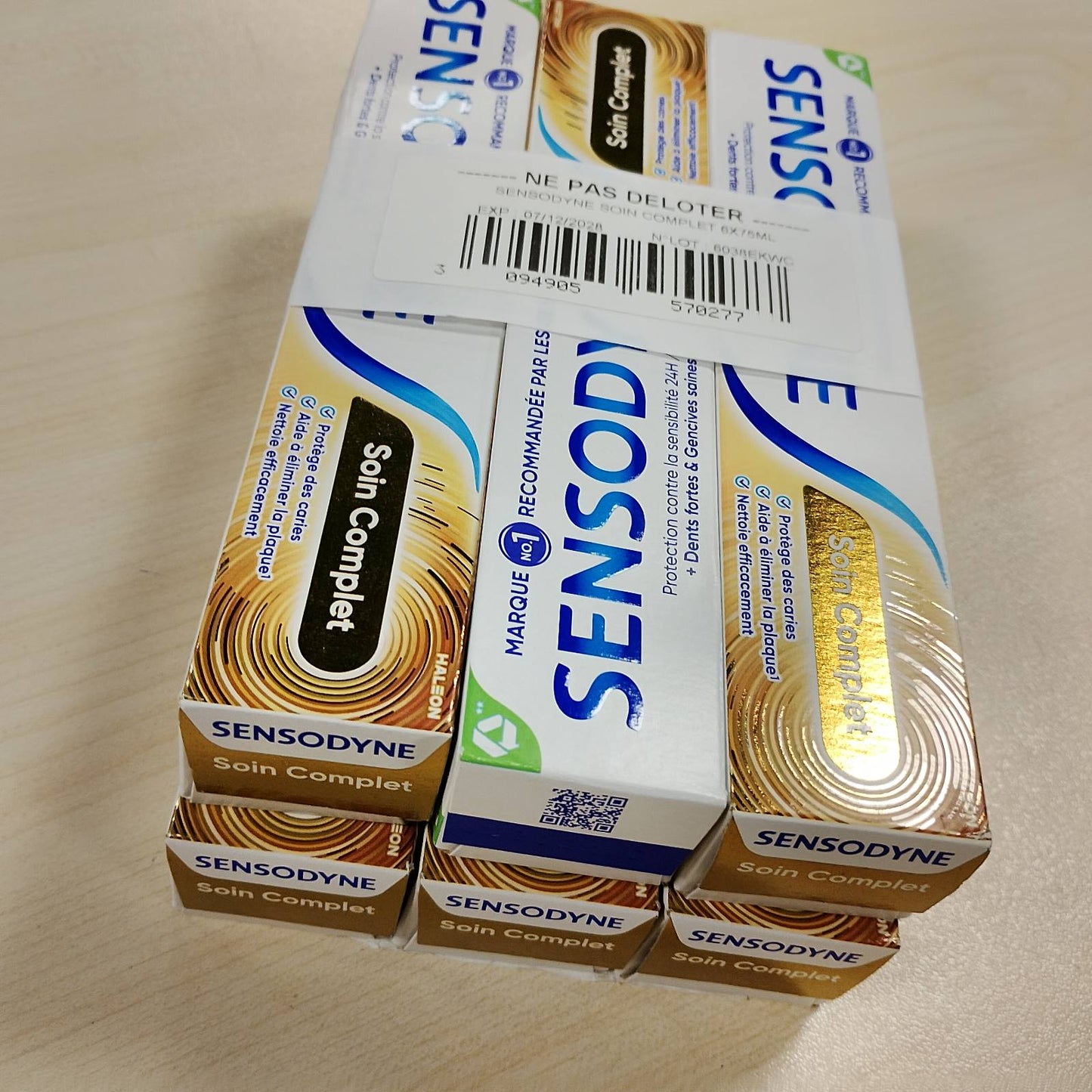 316489 - SENSODYNE Pastë Dhëmbësh për Kujdes të Plotë, Pastrues me Veprim të Trefishtë, Lehtëson Ndjeshmërinë e Dhëmbëve, Mbron nga Kariesi, Heq Pllakën - Pako me 6 x 75ml