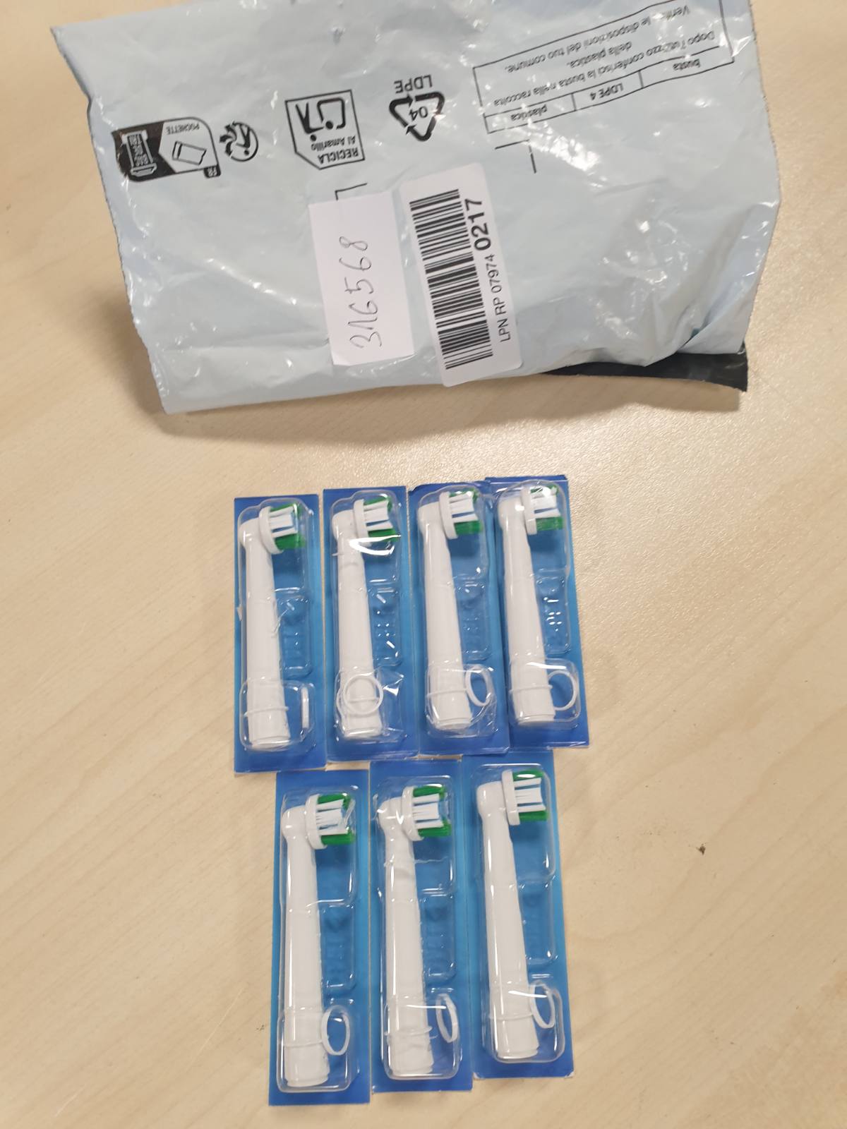 316568 - ORAL-B Pro Precision Clean – Koka Furçesh Zëvendësuese ORIGJINALE për Furça Dhëmbësh Elektrike – Pastrim Dentar, Koka Furçesh Zëvendësuese me Qime Inovative X, Kokë Furçe Dhëmbësh, E Dizenjuar në Gjermani – E Bardhë, 8 copë