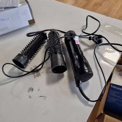 316652 - BABYLISS Furçë me ajër të nxehtë Shape & Smooth, fuqia 800W, aksesorë 30 mm dhe 20 mm, funksion goditjeje me ujë të ftohtë, tharje dhe stilim i shpejtë, ideale për flokë të shkurtër, e zezë, AS82E