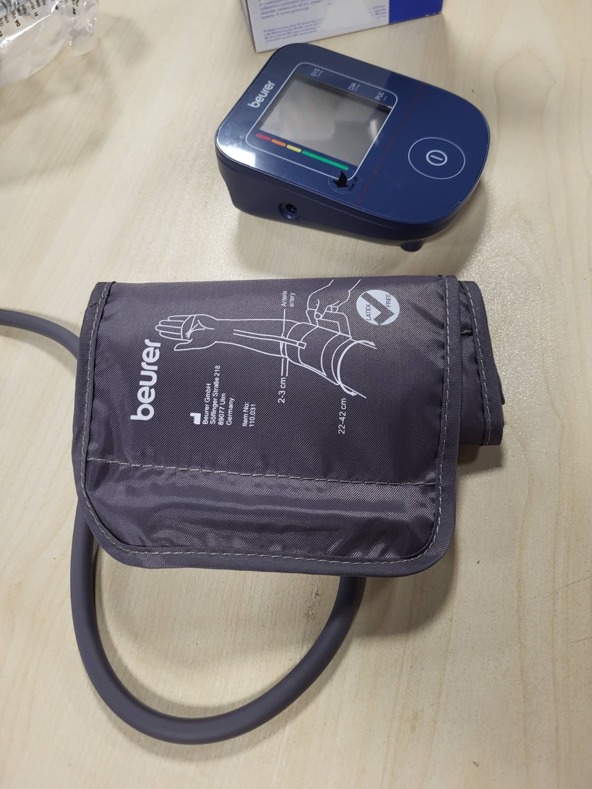 316759 - BEURER Monitor tensioni i gjakut BM 25, për krahun e sipërm, funksionim me një buton, matje e saktë, zbulim i aritmisë, port USB-C, manshetë, transferim të dhënash
