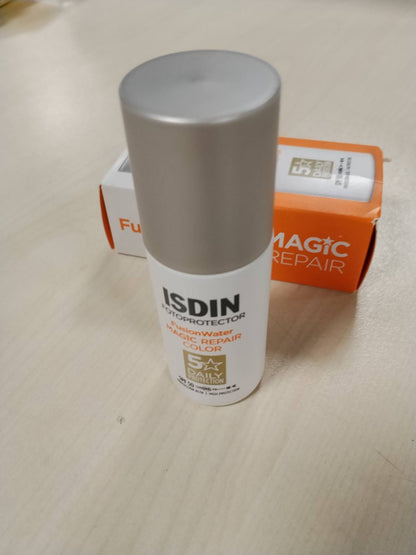 316818 - ISDIN Krem dielli për fytyrën Fusion Water MAGIC Repair SPF 50 për çdo ditë me veprim të trefishtë kundër plakjes, lufton ndotjen dhe fotoplakjen 50 ml.