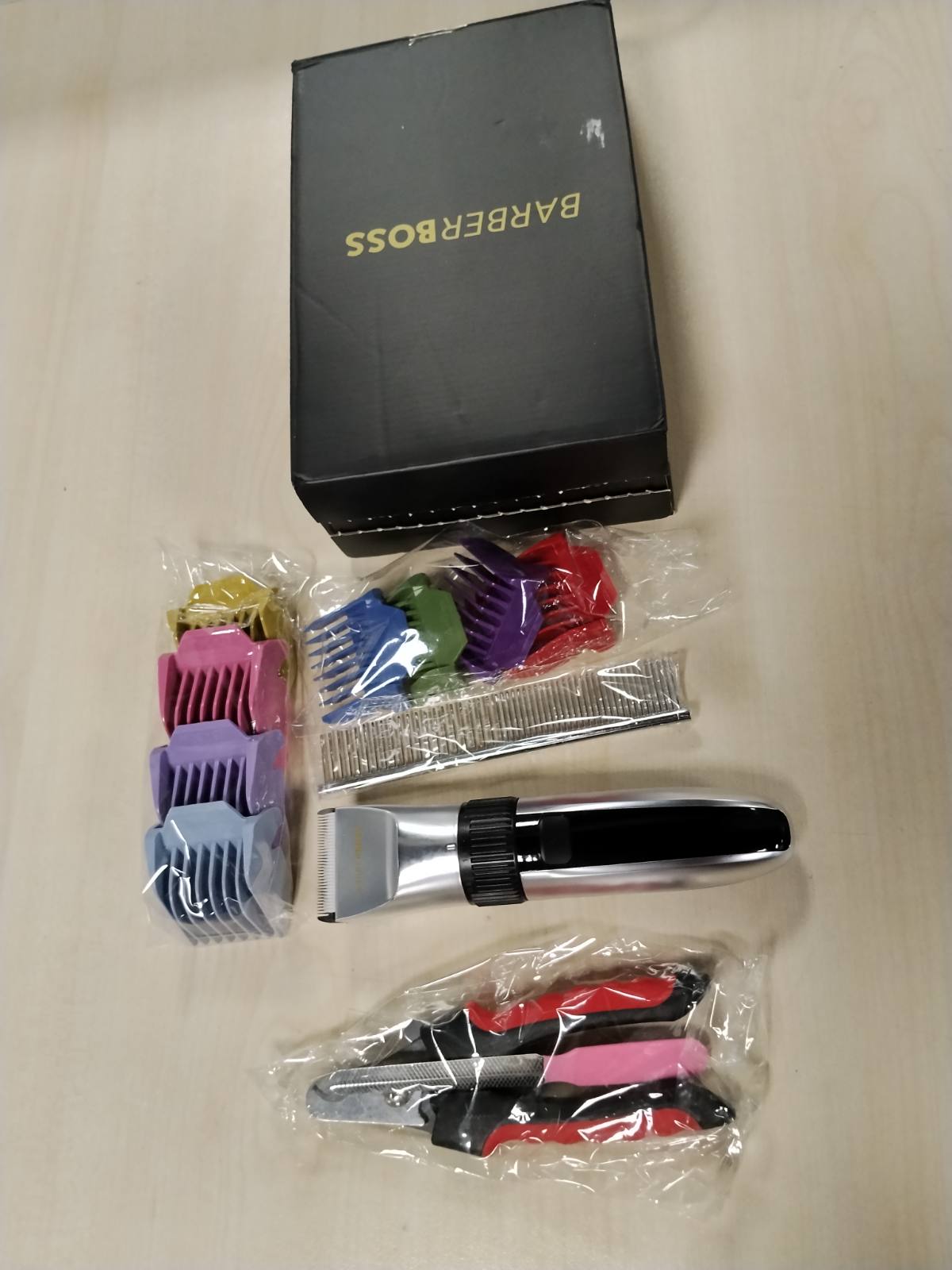 316892 - BARBERBOSS Qethëse elektrike për kafshët shtëpiake pa tel, Tehe qeramike, ekran LED, karikim i shpejtë, QR-9082