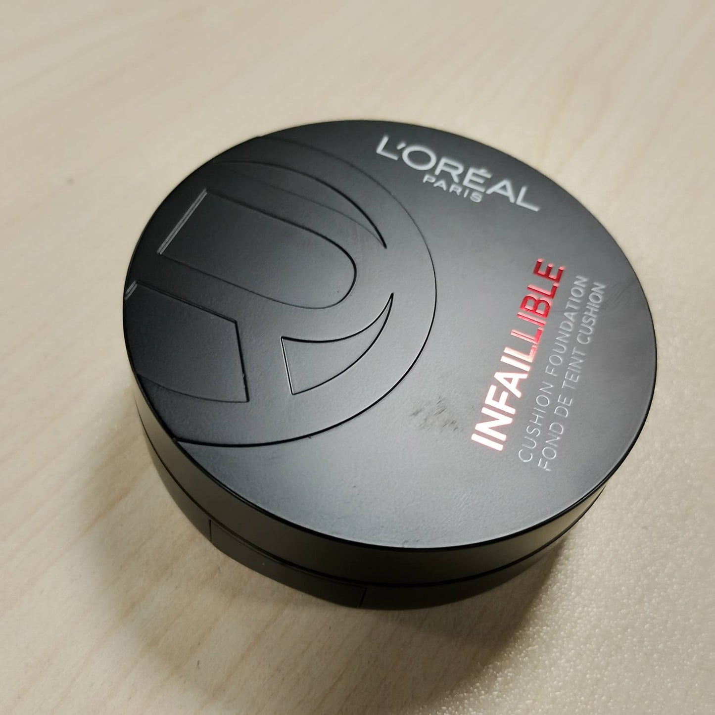 317346 - L'ORÉAL PARIS Fondatinë me Cushion 24H Air Wear, Mbulim i pazbulueshëm, Rezistent ndaj transferimit, Ngjyra: 260